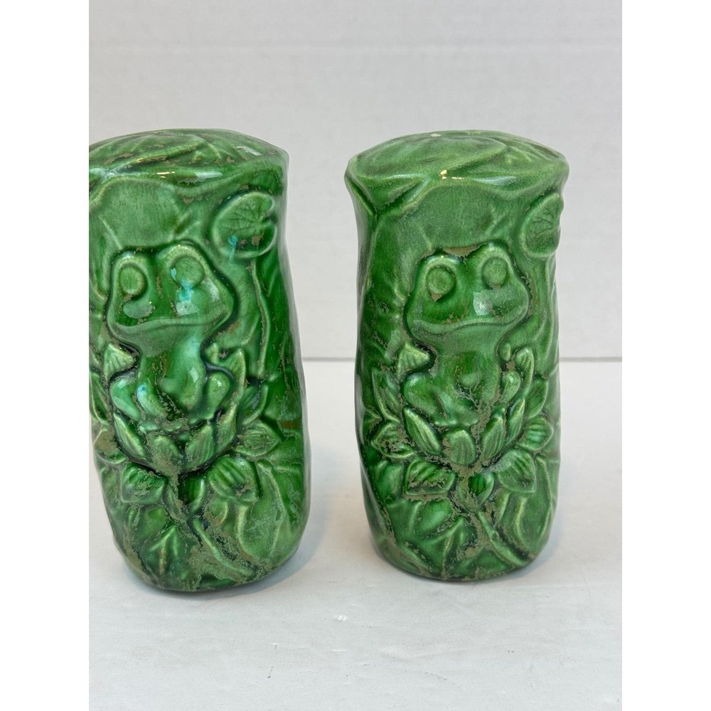 Vintage Green Neil the Frog Lily Pad Salt and Pepper Shakers Majolica Style
